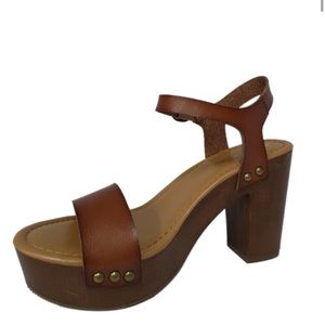 Big Buddha - Platform Faux Leather + Wood Sandal Heel , Size 9 - Like New